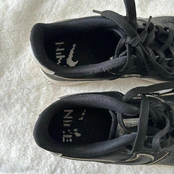 Nike Air Force 1 07 LV8 4 Black Iridescent low top sneakers size 4.5Y/6 women - Picture 9 of 12